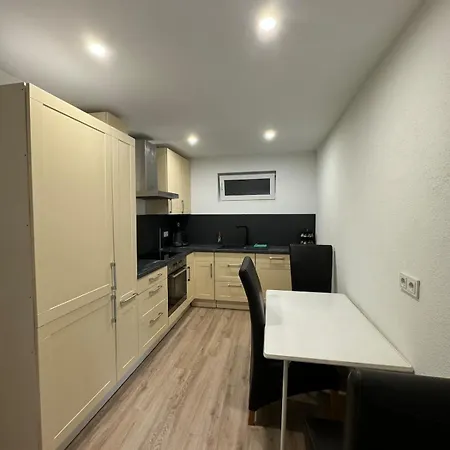 Newly Renovated City Apartment Apartmán *